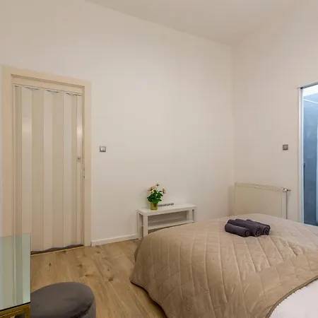 Exclusive Next To The Fashion Street Apartment *
